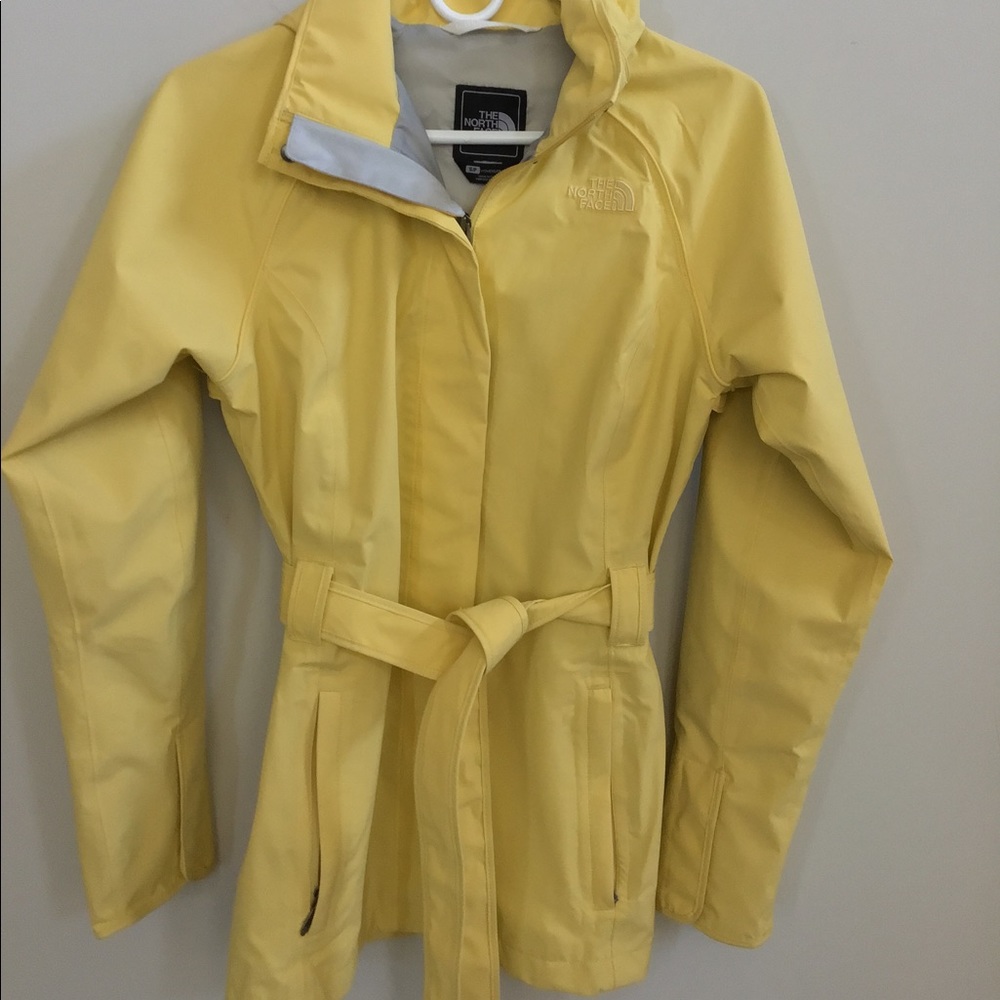 The North Face Women’s Hyvent Raincoat Jacket Size Small NWOT